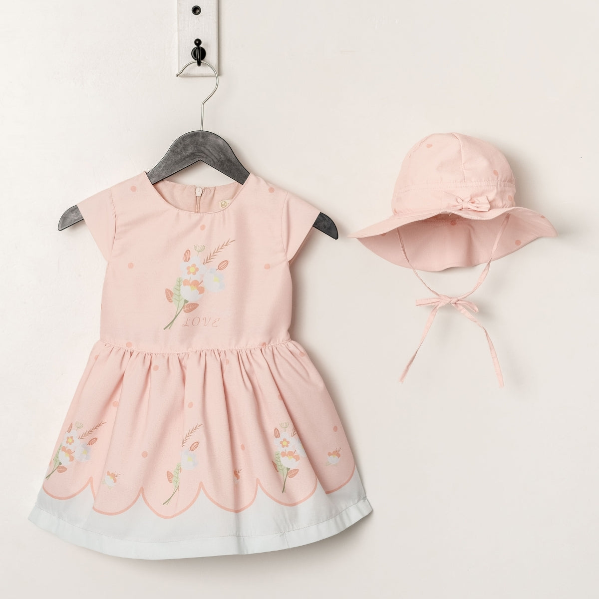 Robe chic avec Chapeau