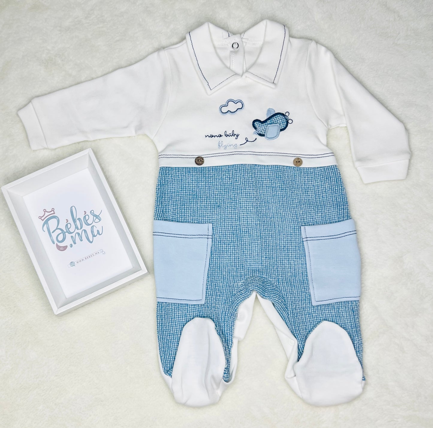 Grenouillère chic pour garçon avec broderie d'avion