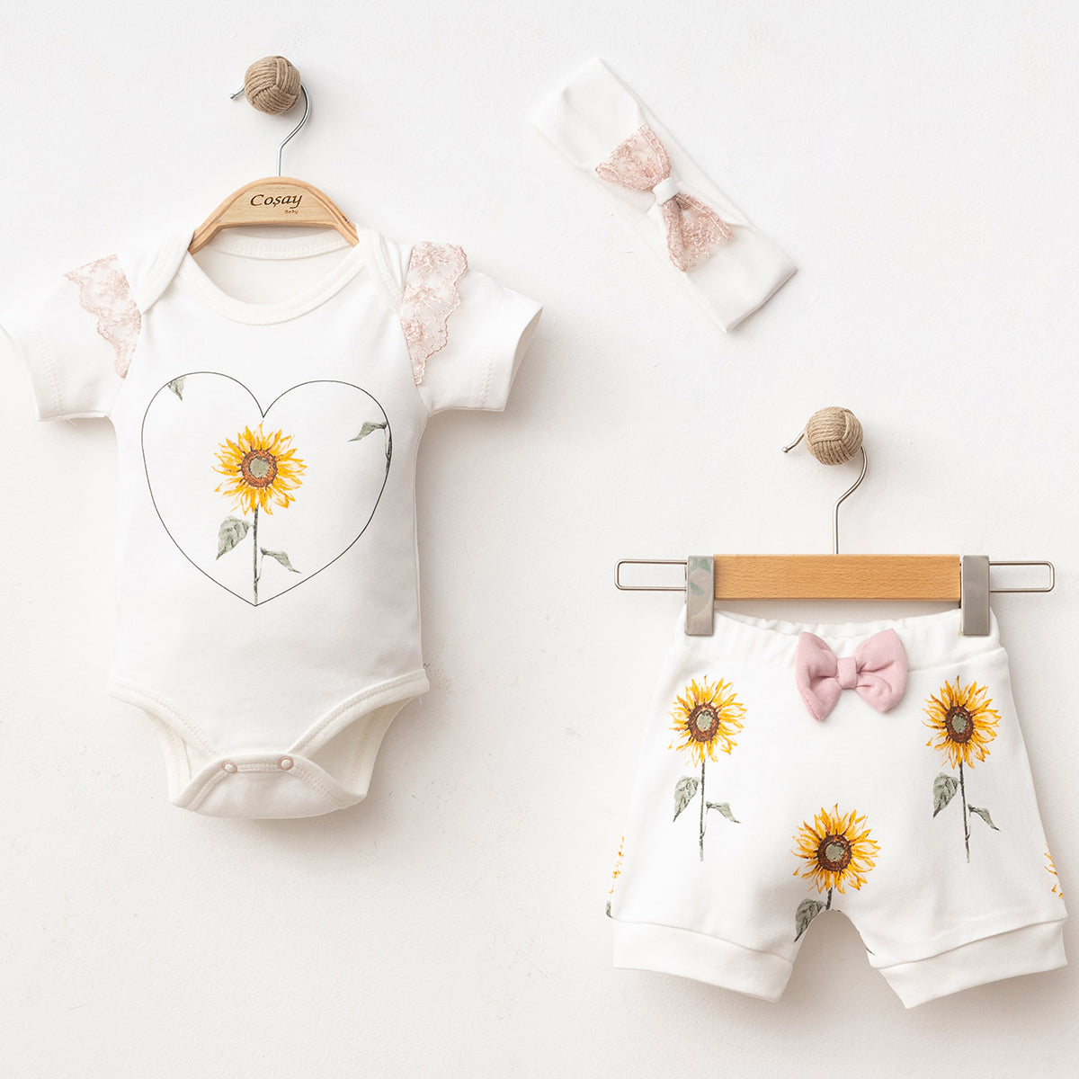 Ensemble Bébé Fille 3 Pièces – Haut, Short et Bandana