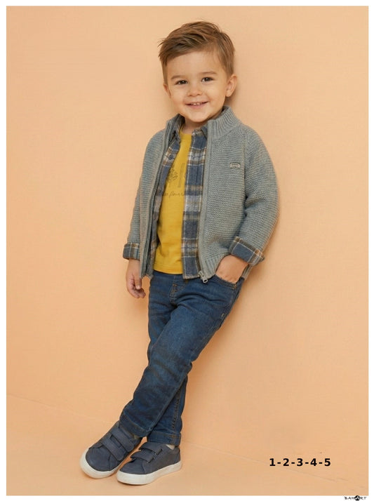 Ensemble Garçon 4 Pièces Élégant – Veste Tricot, Chemise Carreaux, T-Shirt & Jean